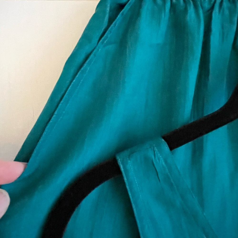 Restless Brand Silk Tank Top and Pull-On Pants - Picture 13 of 14